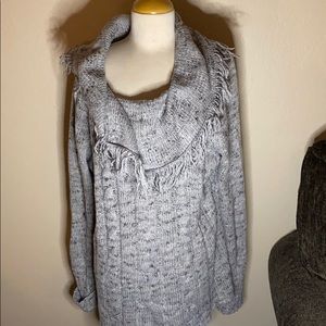 Grey sweater with droopy front size xl